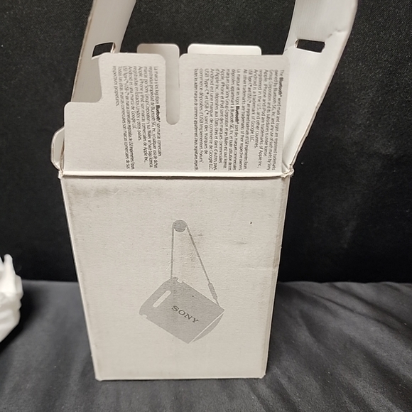 Sony XB100 Waterproof Wireless Bluetooth Speaker W Hands Free Mic & Strap - Picture 10 of 11